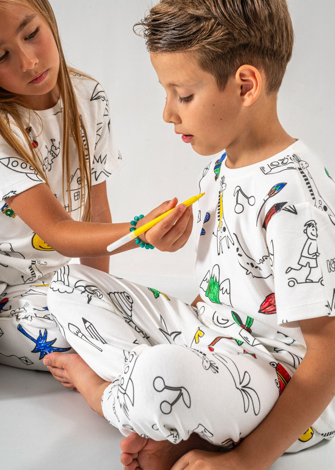 Boyanabilir Çocuk Pijama Takımı (Boyama Kalemi Hediye)